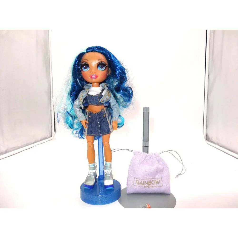 Rainbow High Winter Break Skyler Bradshaw Blue Fashion Doll New Purple Purse